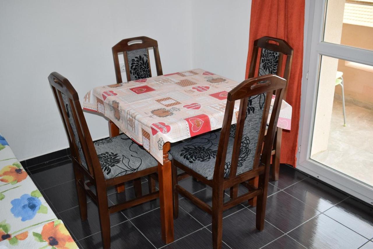 Srebrna Nit Daire Veliko Gradište Dış mekan fotoğraf