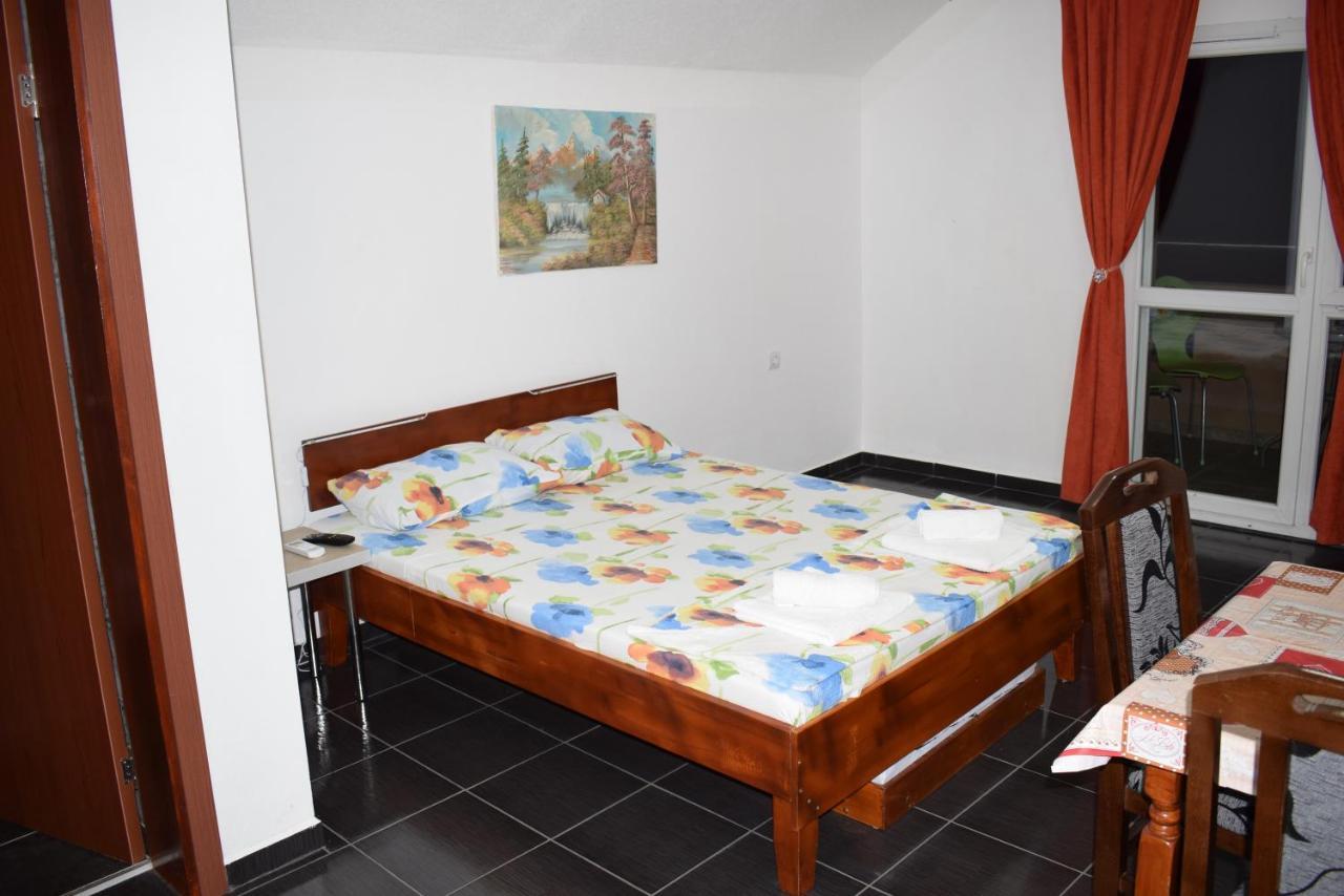 Srebrna Nit Daire Veliko Gradište Dış mekan fotoğraf